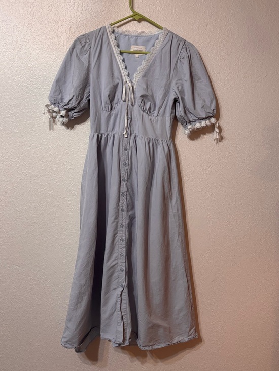 bohme Dresses & Skirts - Bohme Blue Romy Lace Trim Midi Dress Small